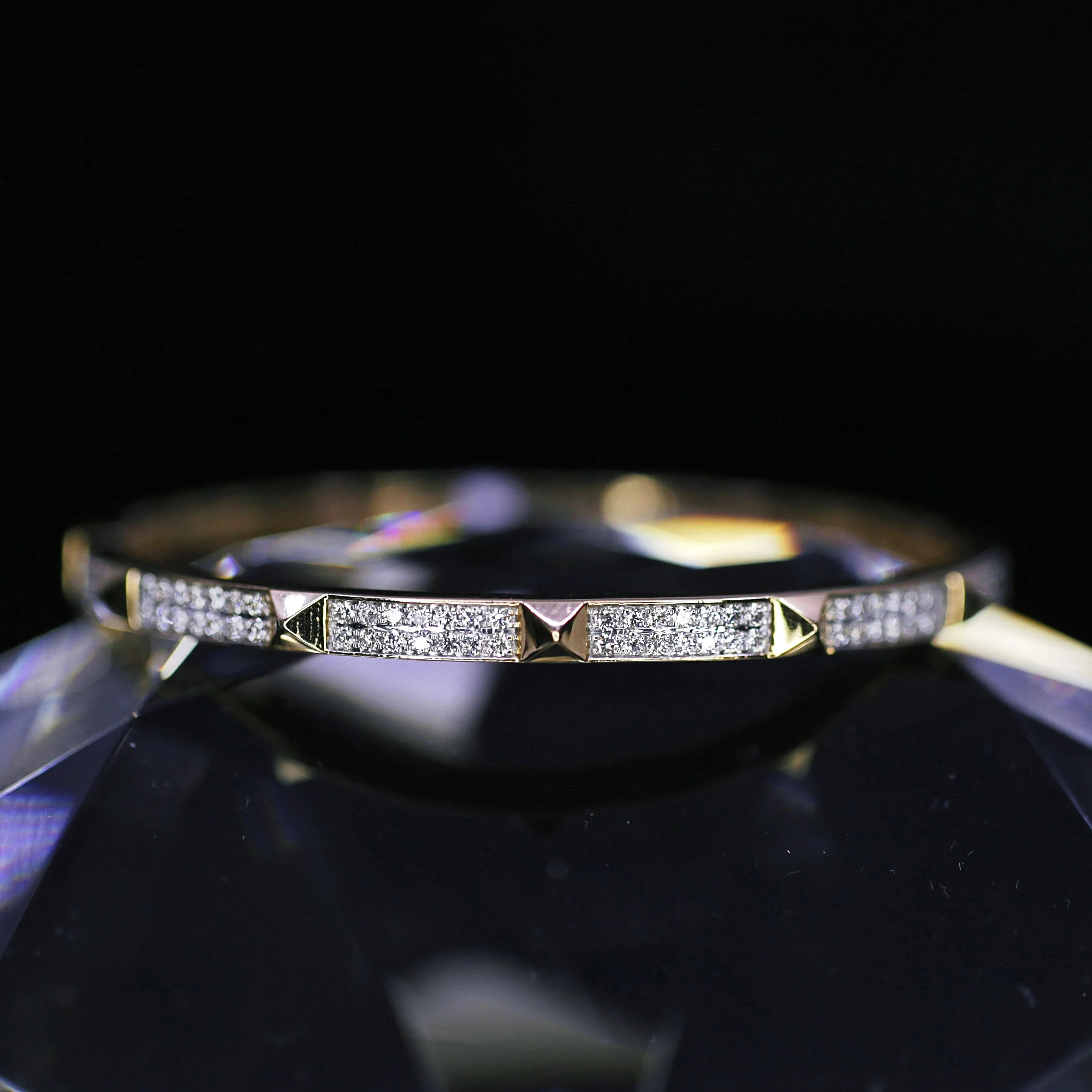 1.03ct. Natural Diamond Bangle Set In 14K Yellow Gold