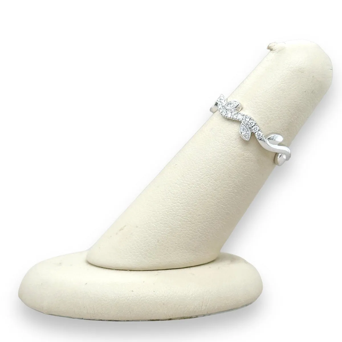 14K W Gold 0.40ctw G/SI1 Diamond Leaf Design Ring