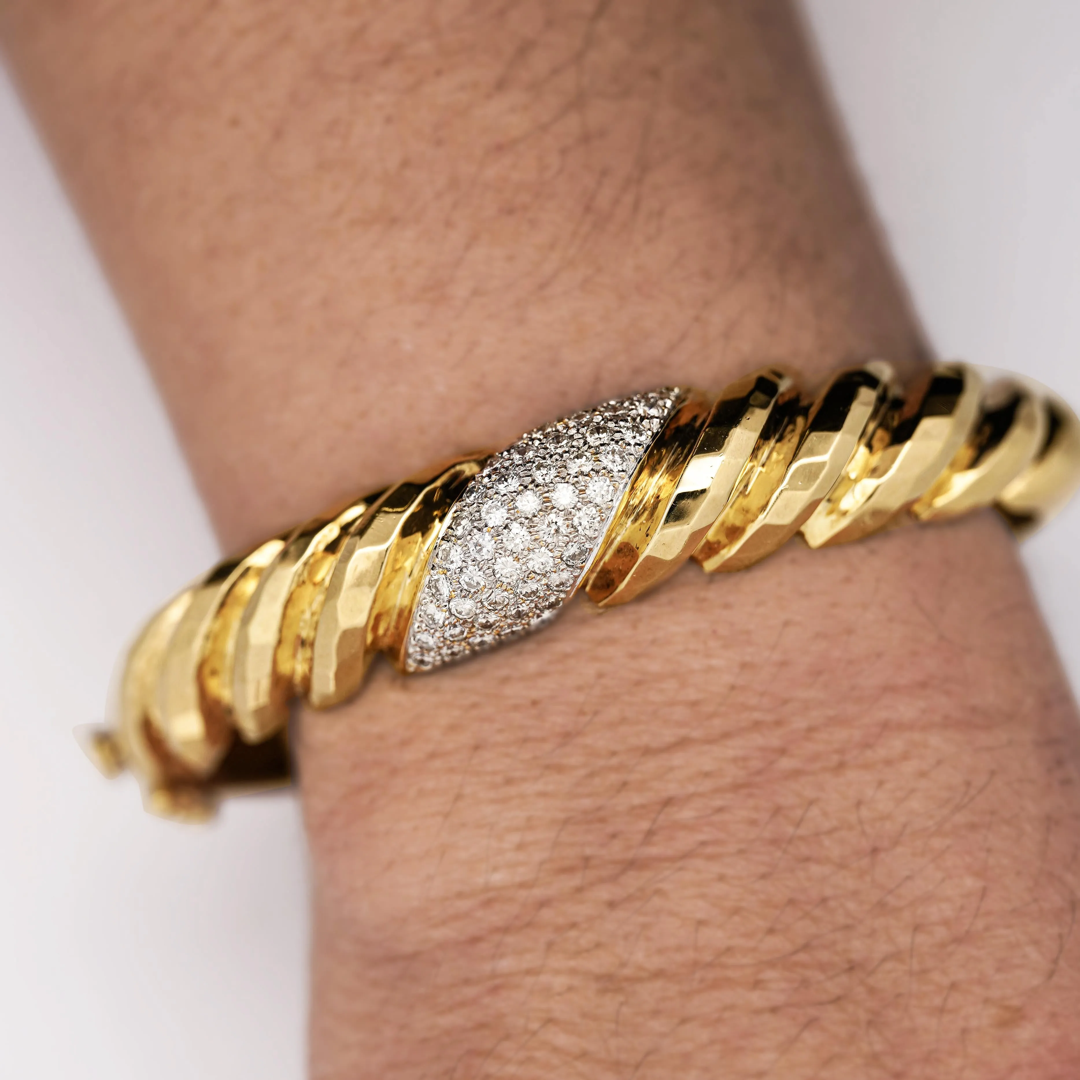 18K Gold Hammered Finish Diamond Pave Bangle Bracelet